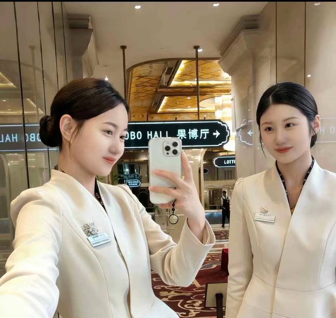 福布斯电竞解说席